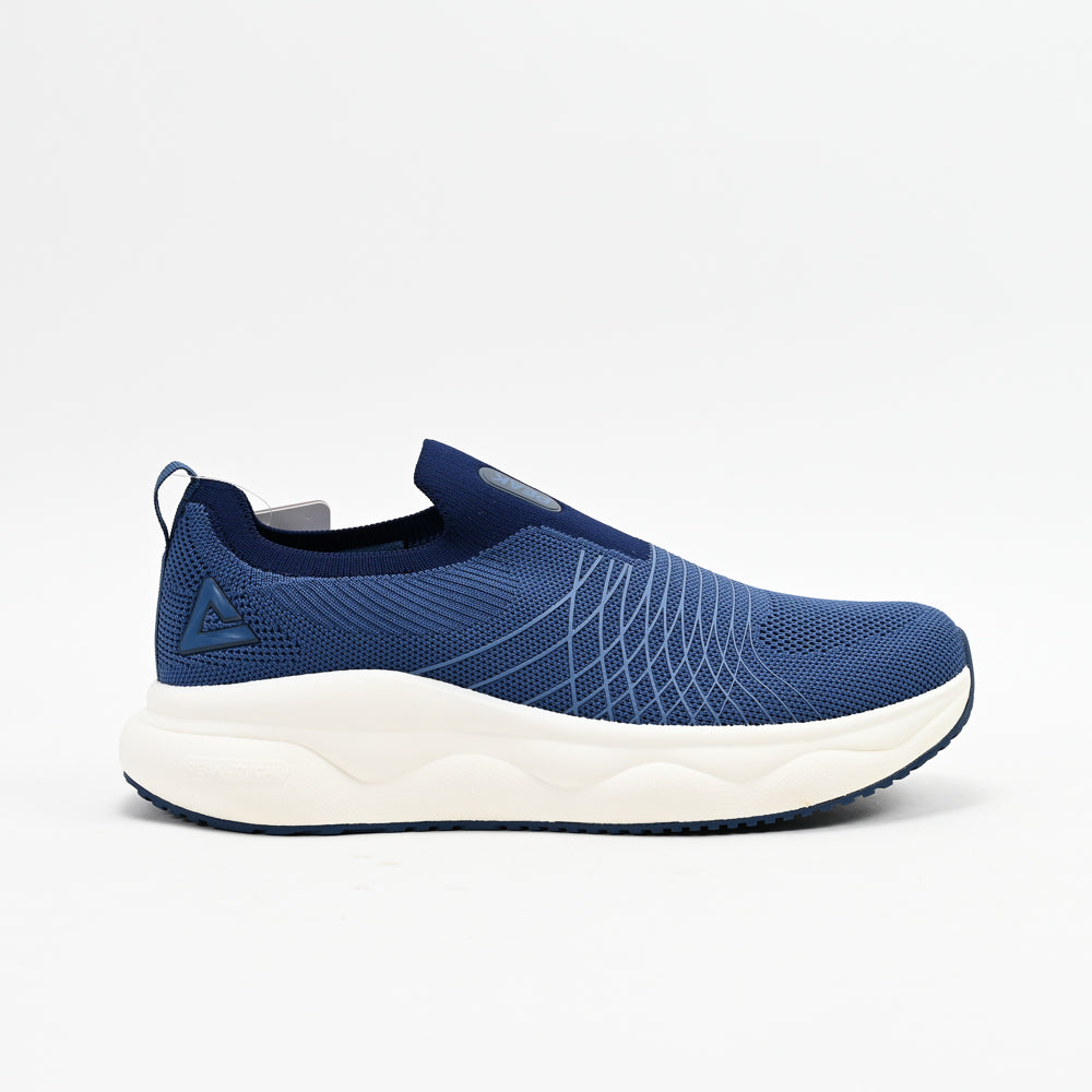 PEAK FOOTWEAR
