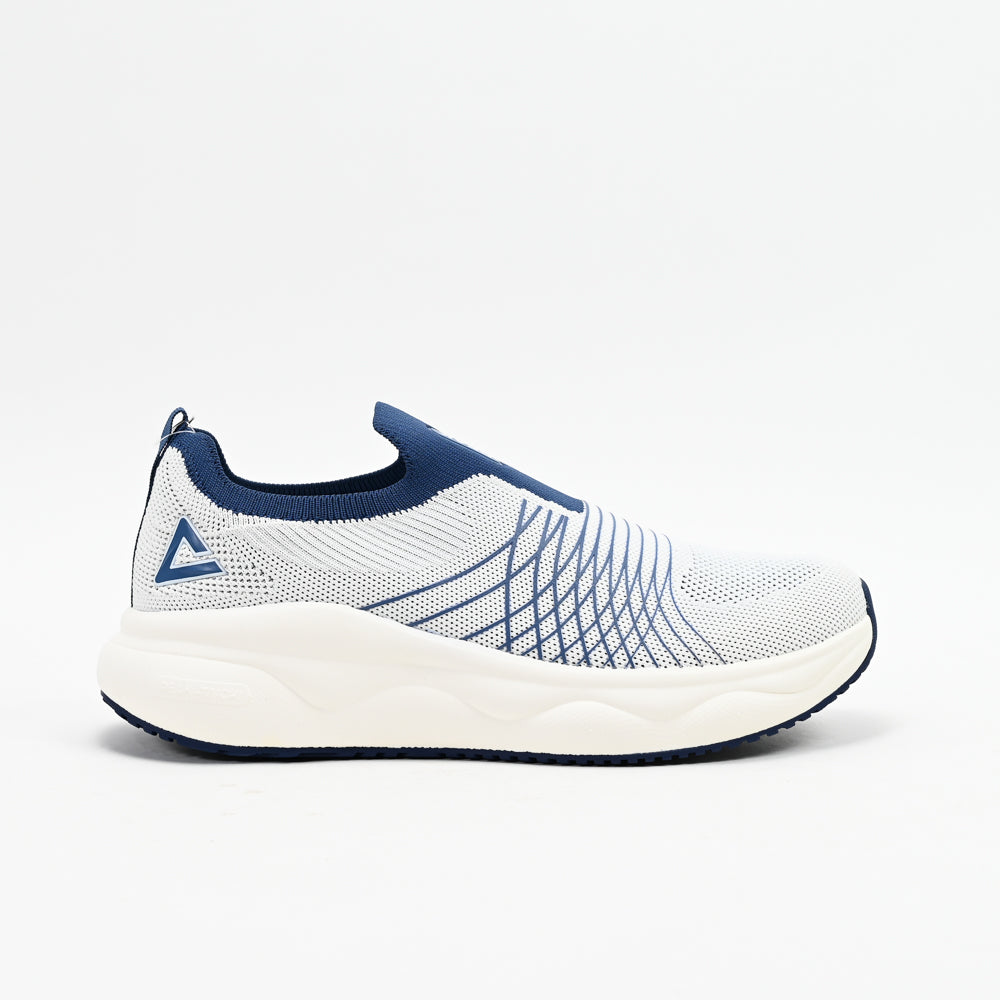 PEAK FOOTWEAR