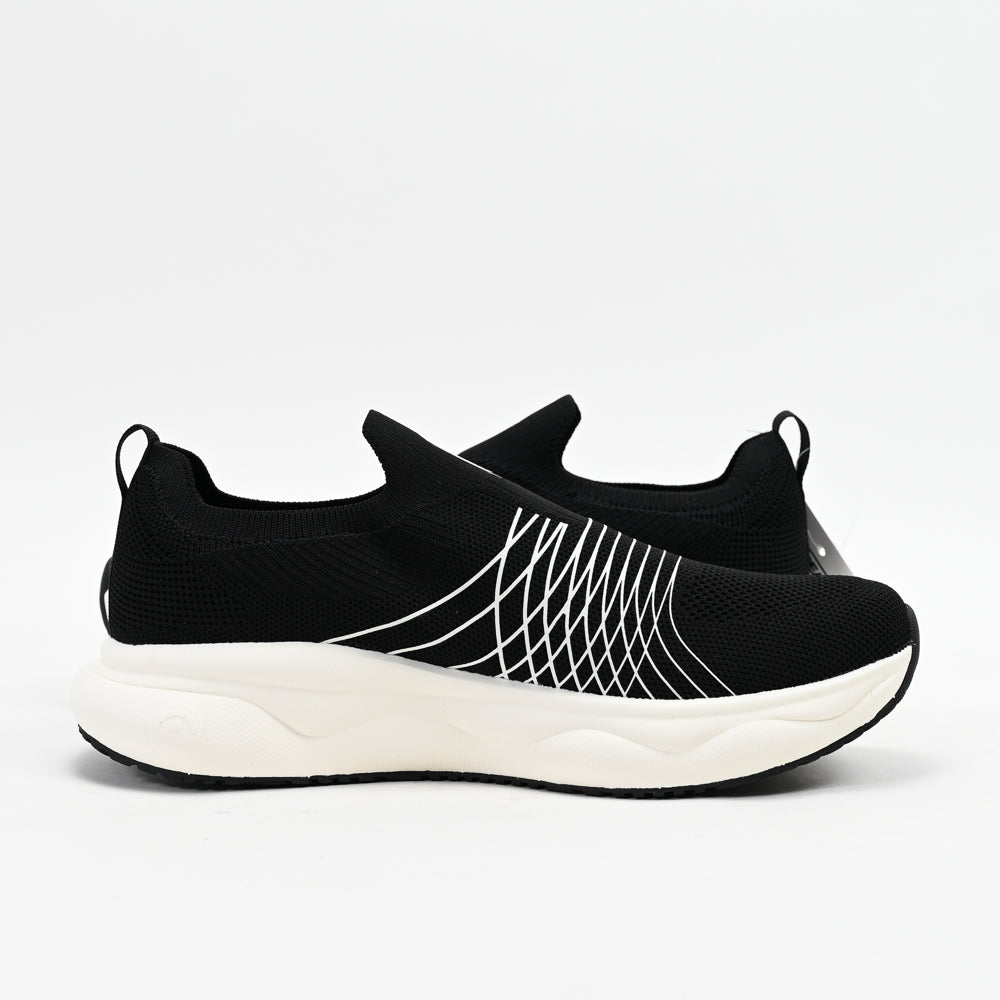PEAK FOOTWEAR