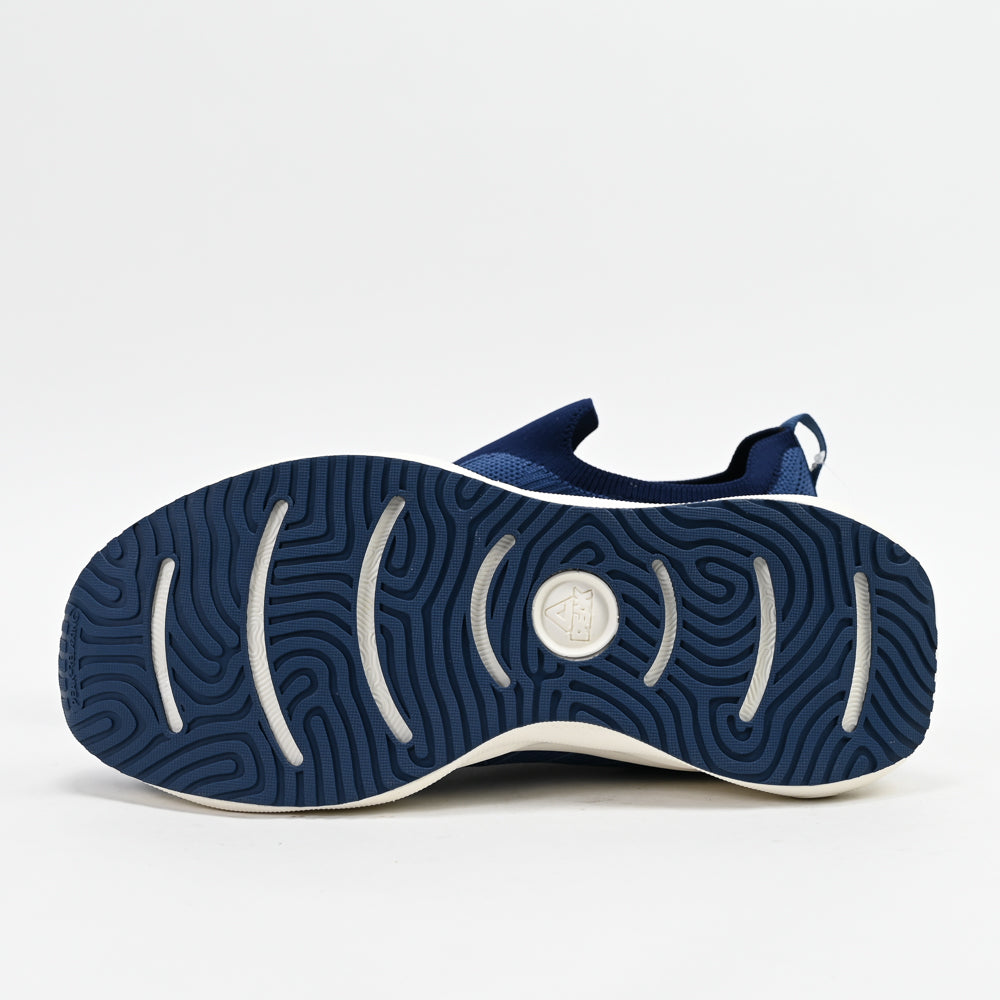 PEAK FOOTWEAR