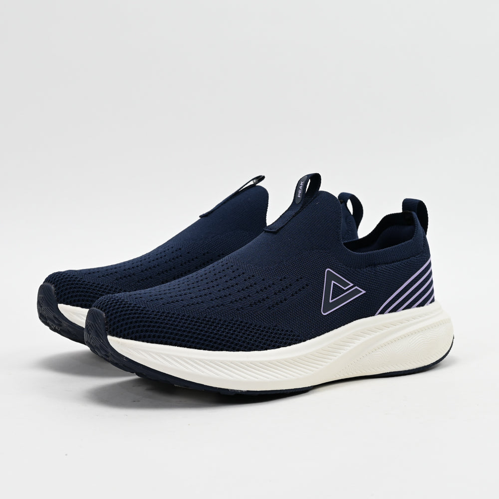 PEAK FOOTWEAR