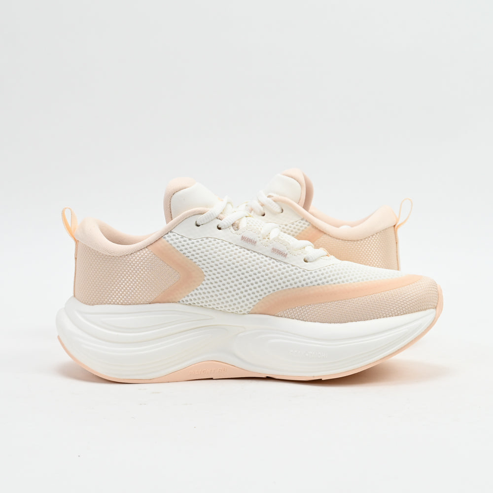 PEAK FOOTWEAR